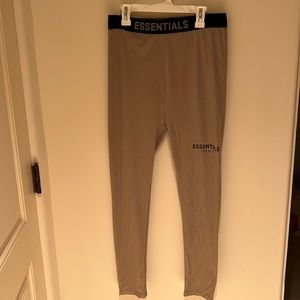 Essentials leggings Never worn